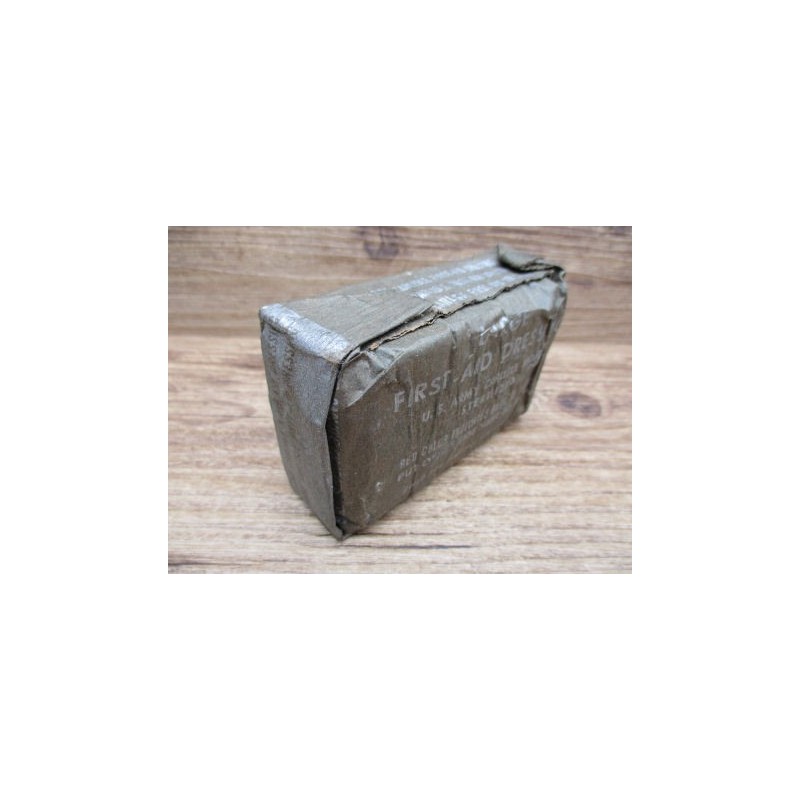LARGE FIRST AID DRESSING WW2 (MARRON)