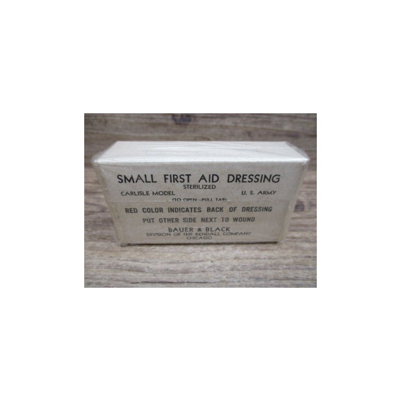 SMALL FIRST AID DRESSIND WW2