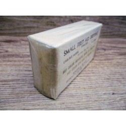 SMALL FIRST AID DRESSIND WW2